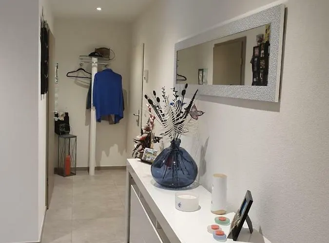 Chambre Aux Bord De L\'Areuse