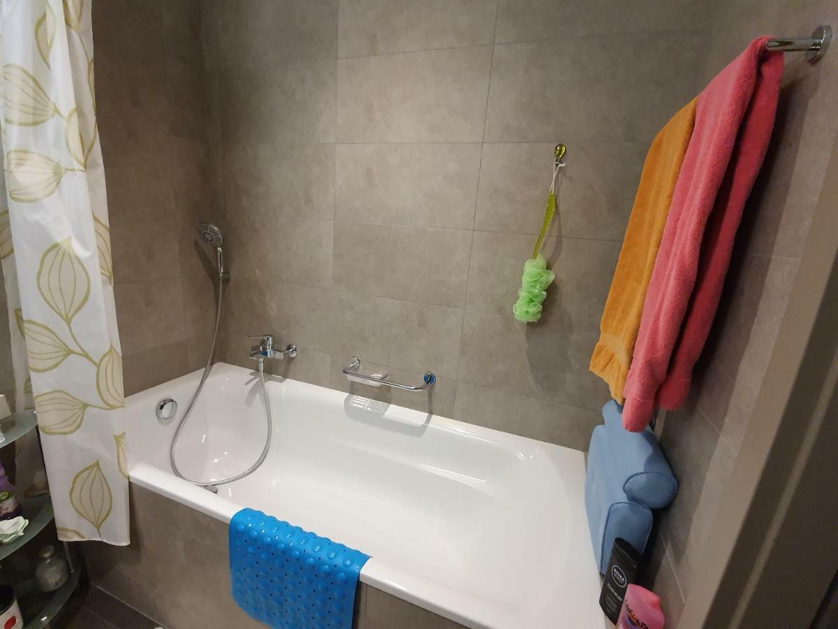 Aux Bord De L'areuse Quarto em Acomodações Particulares Areuse